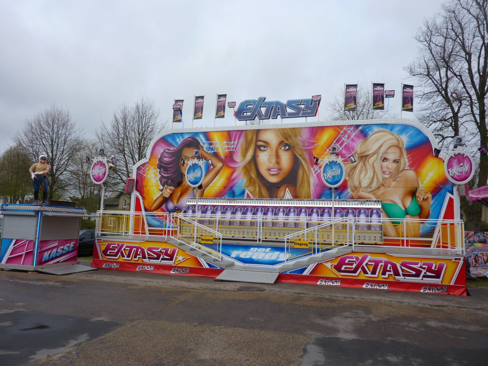 Extasy ein Fahrgeschäft für die ganze Familie Extasy ein Fahrgeschäft für die ganze Familie